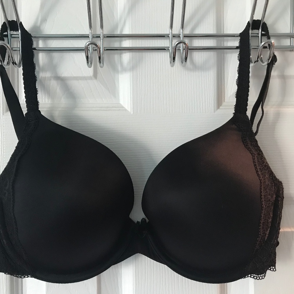 Black Lace Bra [36D]